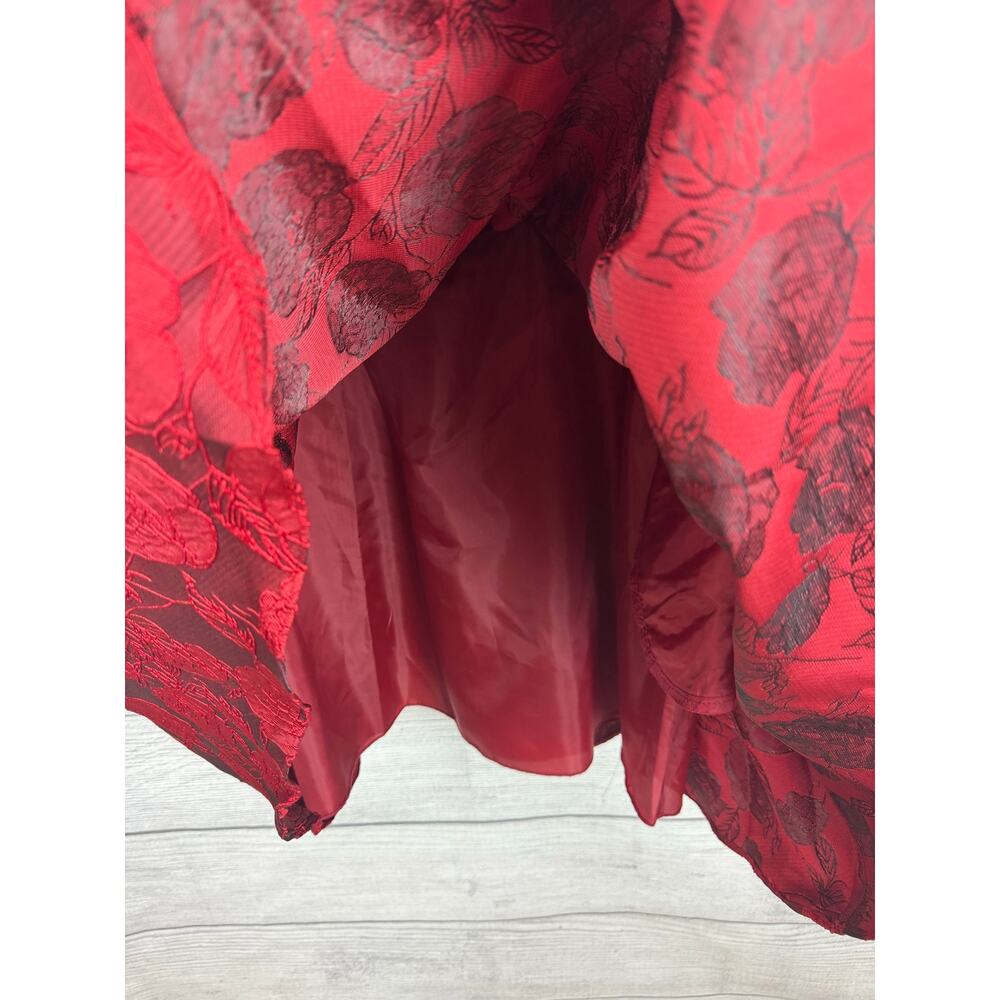 B. Darlin Juniors Red & Black Embossed Floral Occasion Mini Dress Size 13/14 - Picture 6 of 9